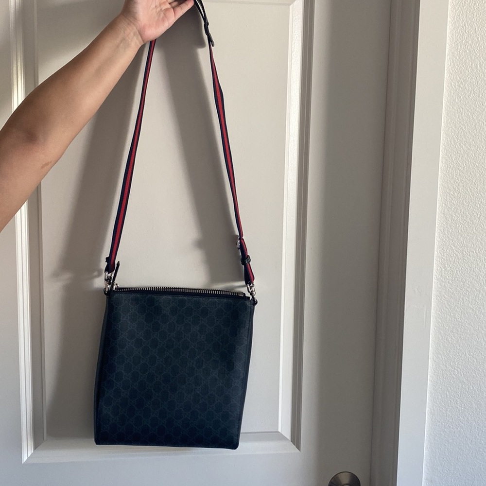 Gucci Messenger Bag - Picture 4 of 7